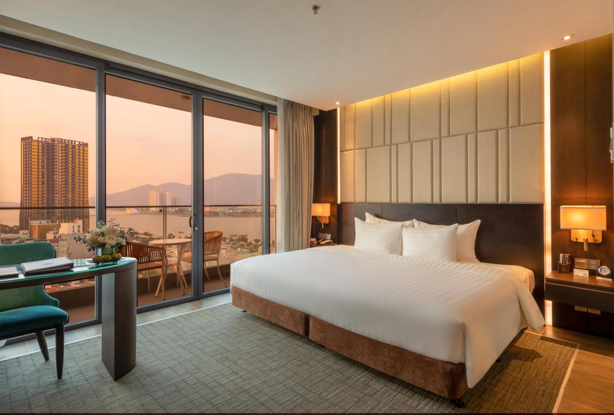 New Orient Hotel Da Nang Esterno foto